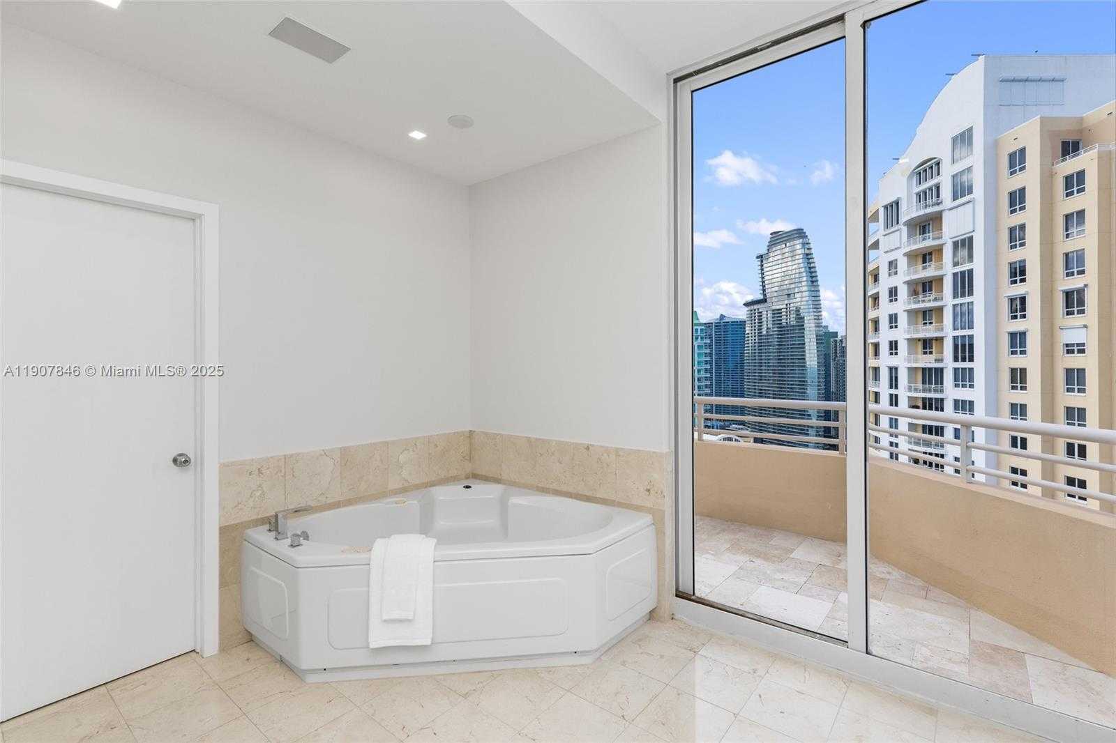 Small Image of 808 BRICKELL KEY DR #3901, Miami Number 26