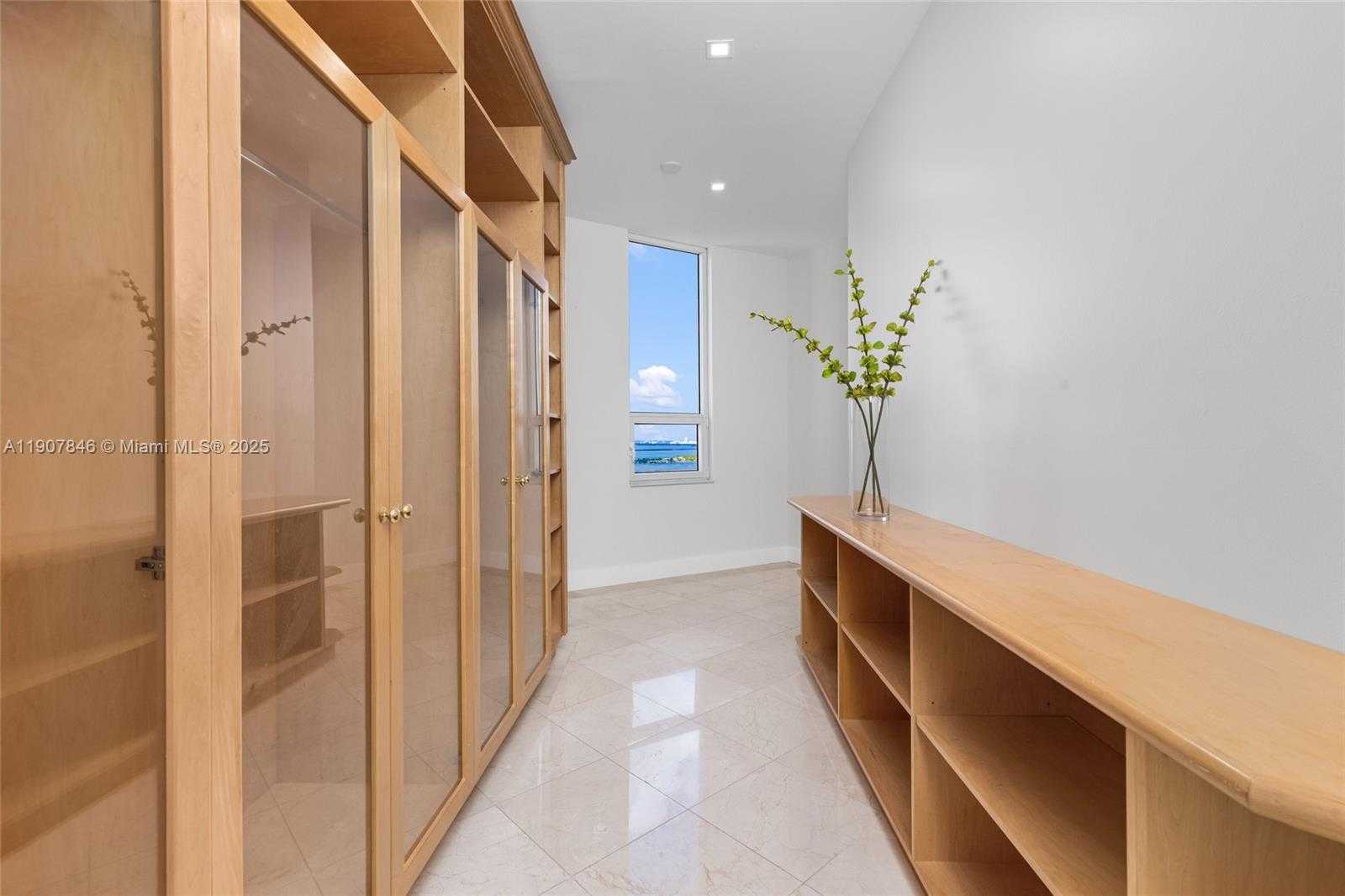 Small Image of 808 BRICKELL KEY DR #3901, Miami Number 27