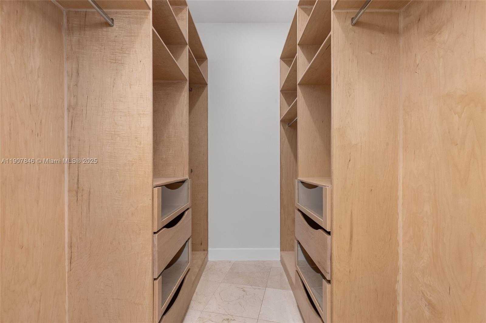 Small Image of 808 BRICKELL KEY DR #3901, Miami Number 29