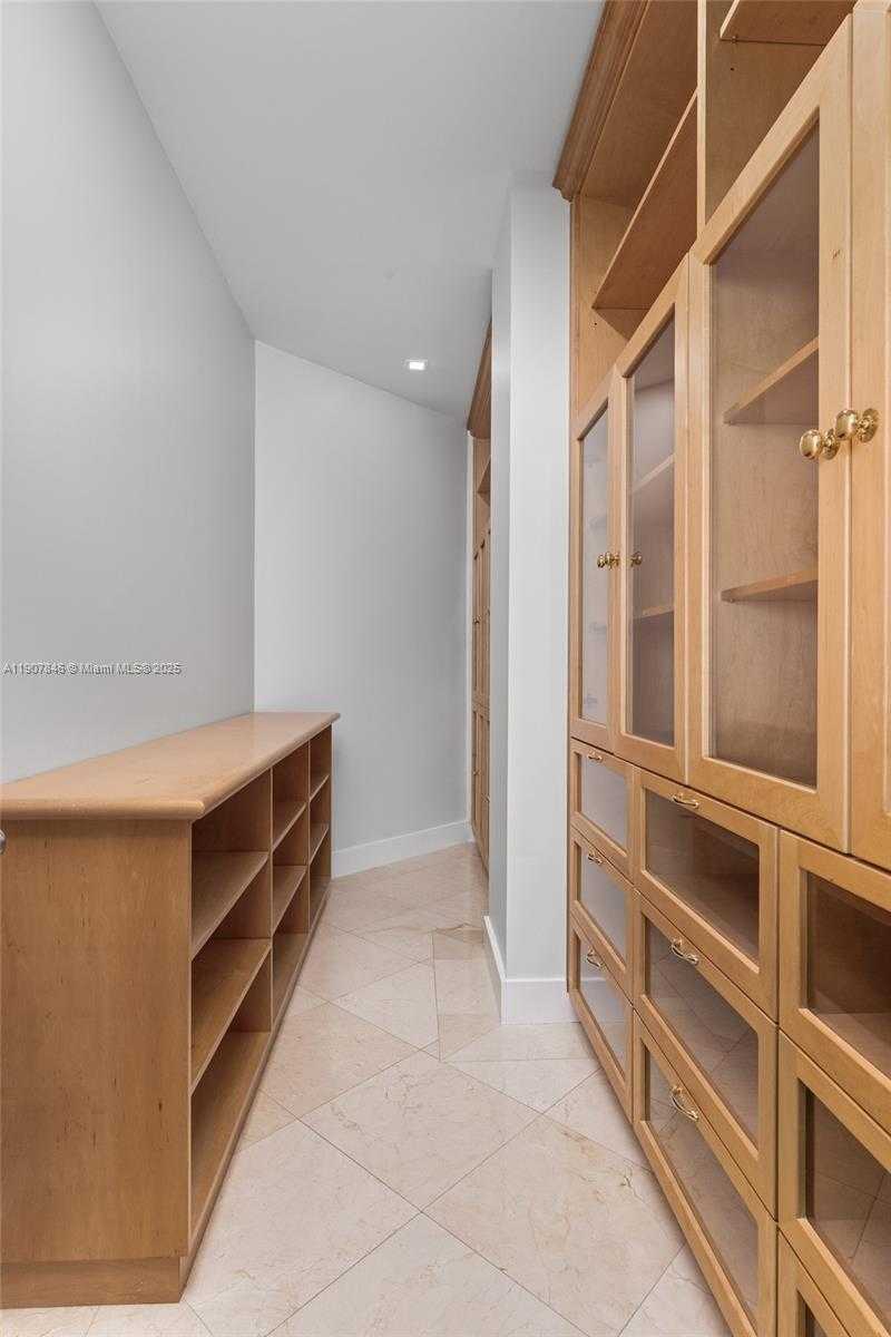Small Image of 808 BRICKELL KEY DR #3901, Miami Number 32