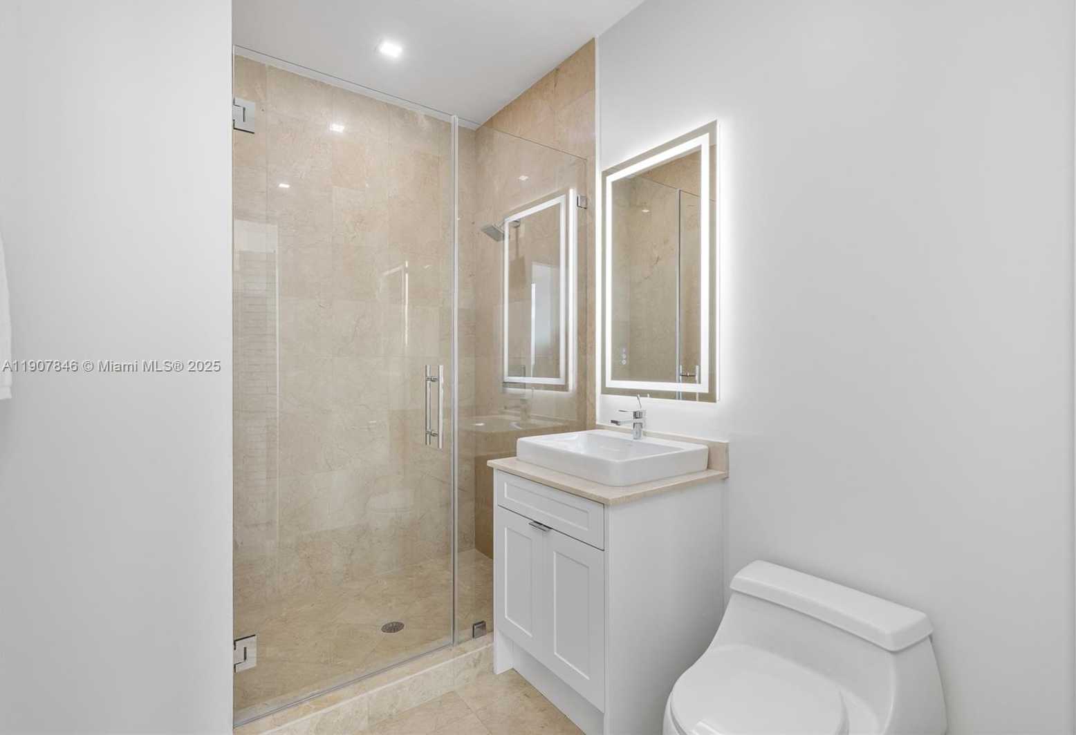 Small Image of 808 BRICKELL KEY DR #3901, Miami Number 36