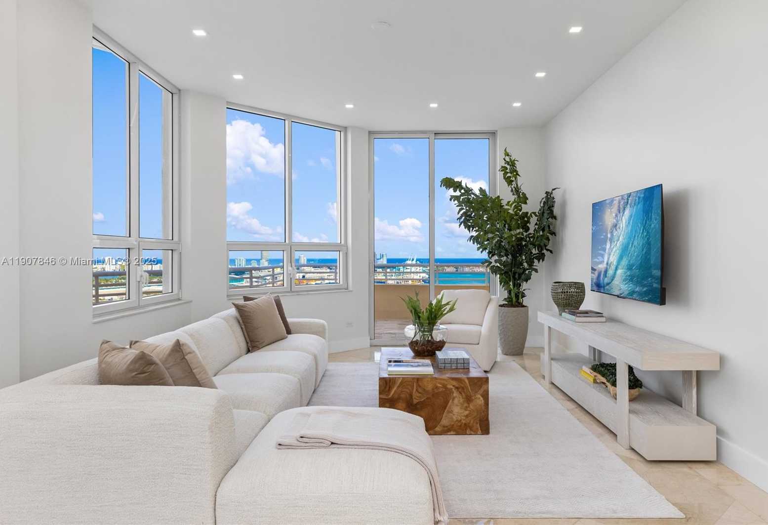 Small Image of 808 BRICKELL KEY DR #3901, Miami Number 5
