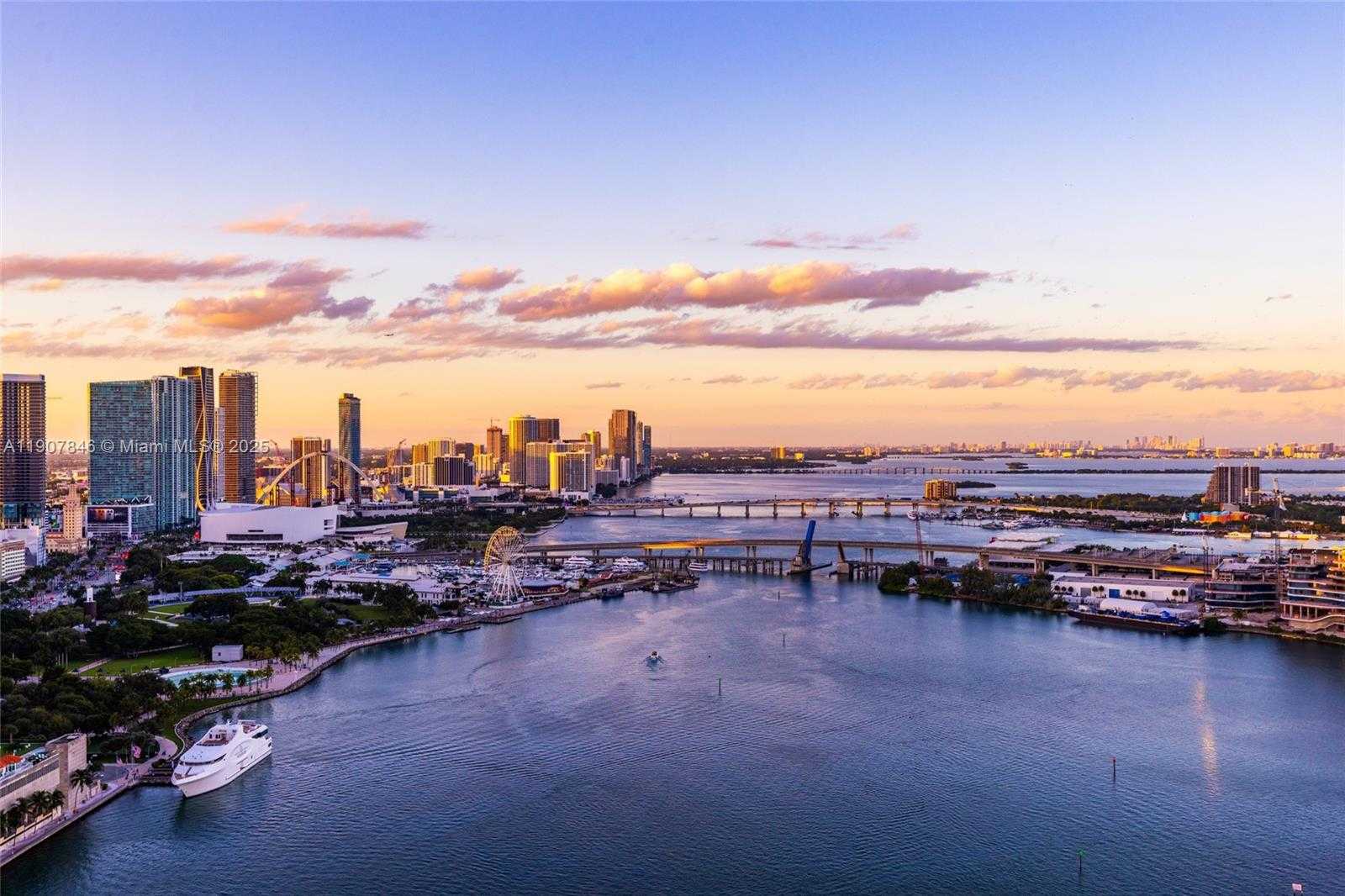 Small Image of 808 BRICKELL KEY DR #3901, Miami Number 59