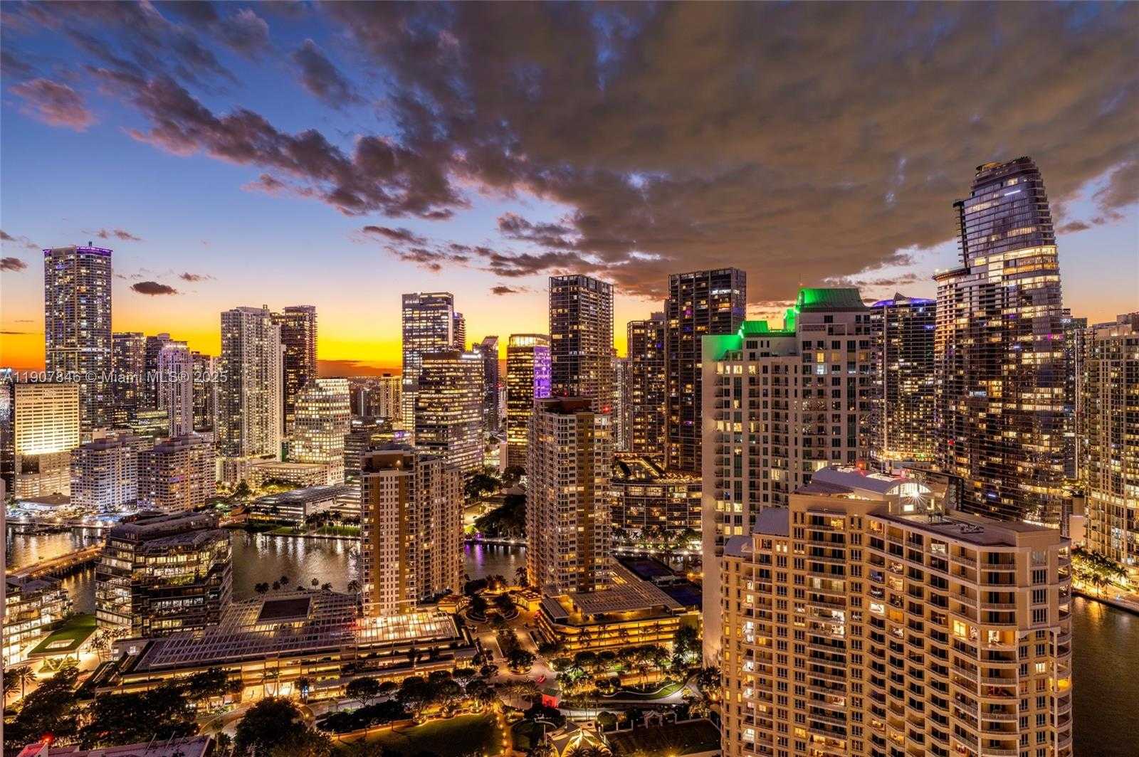 Small Image of 808 BRICKELL KEY DR #3901, Miami Number 63