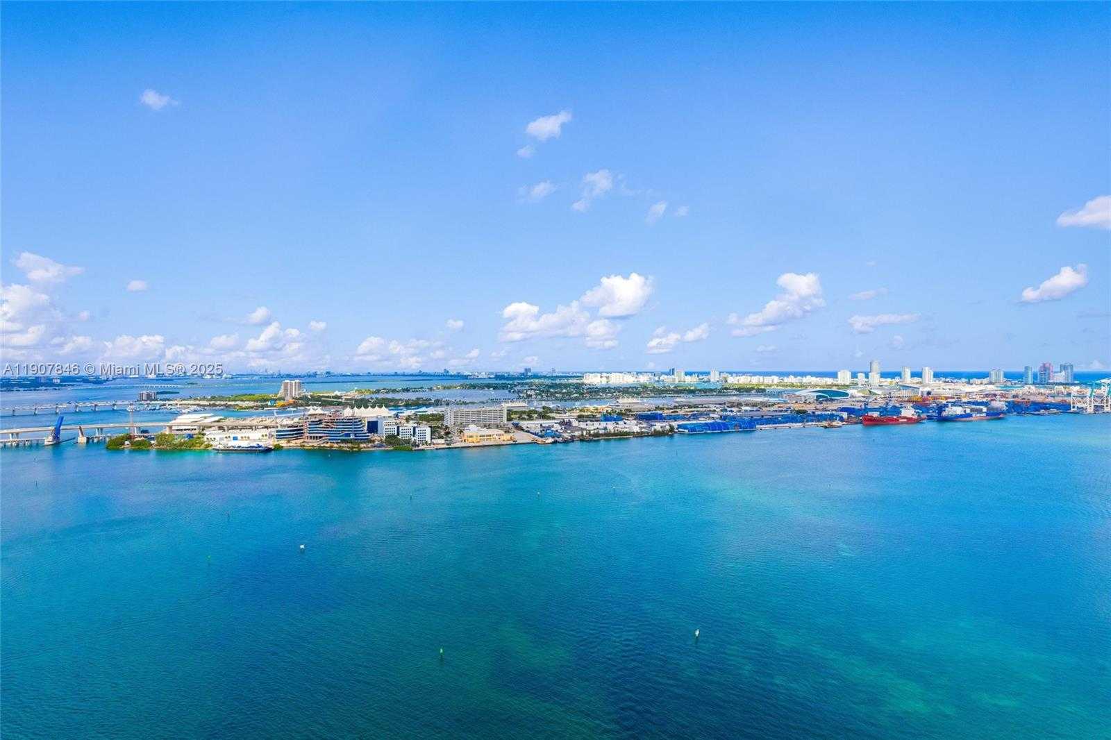 Small Image of 808 BRICKELL KEY DR #3901, Miami Number 64