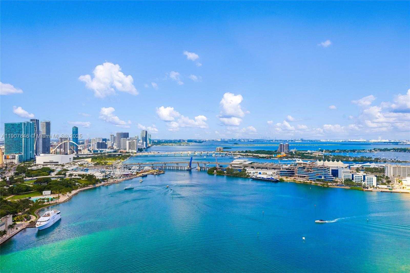 Small Image of 808 BRICKELL KEY DR #3901, Miami Number 69