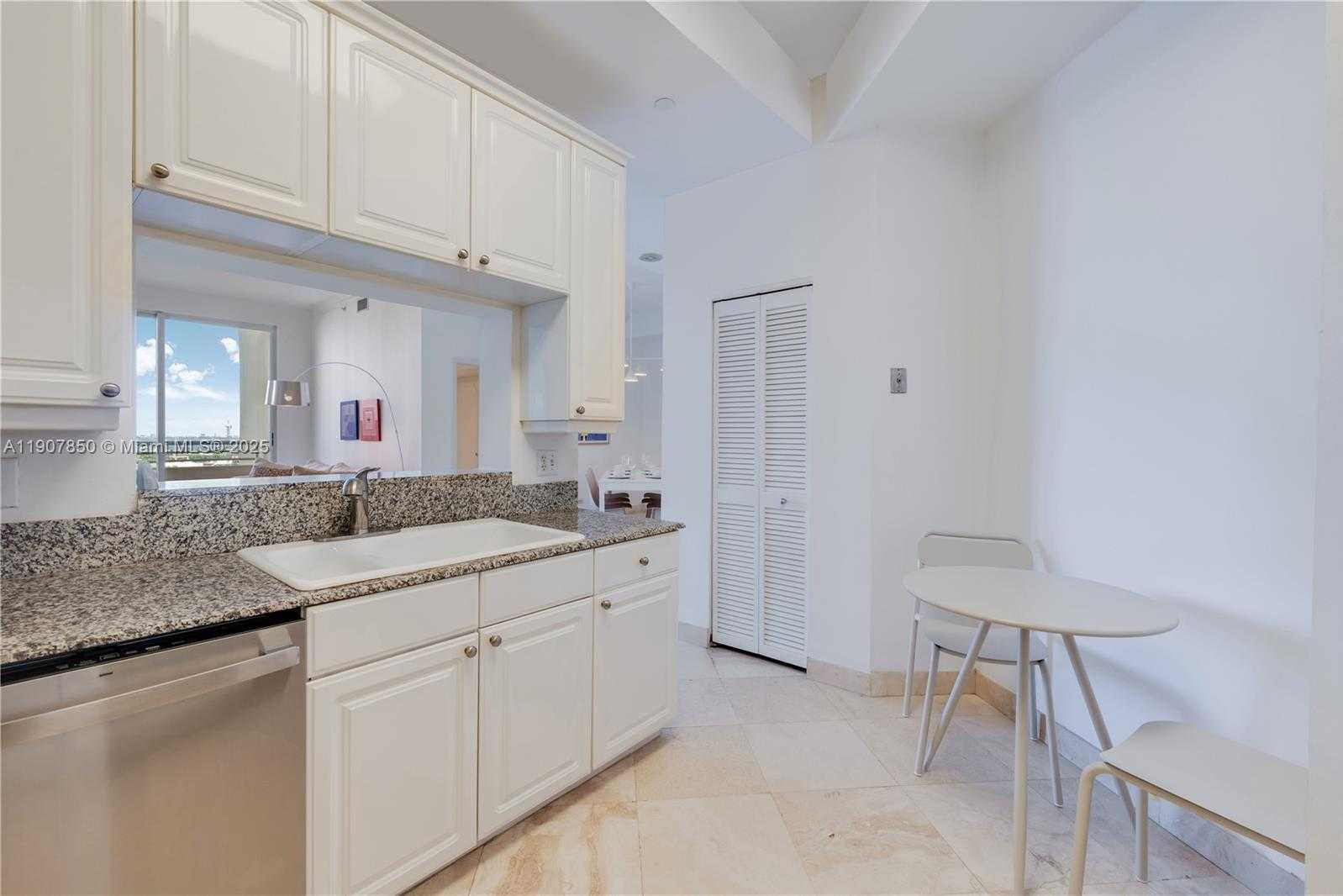 Small Image of 888 BRICKELL KEY DR #2610, Miami Number 12