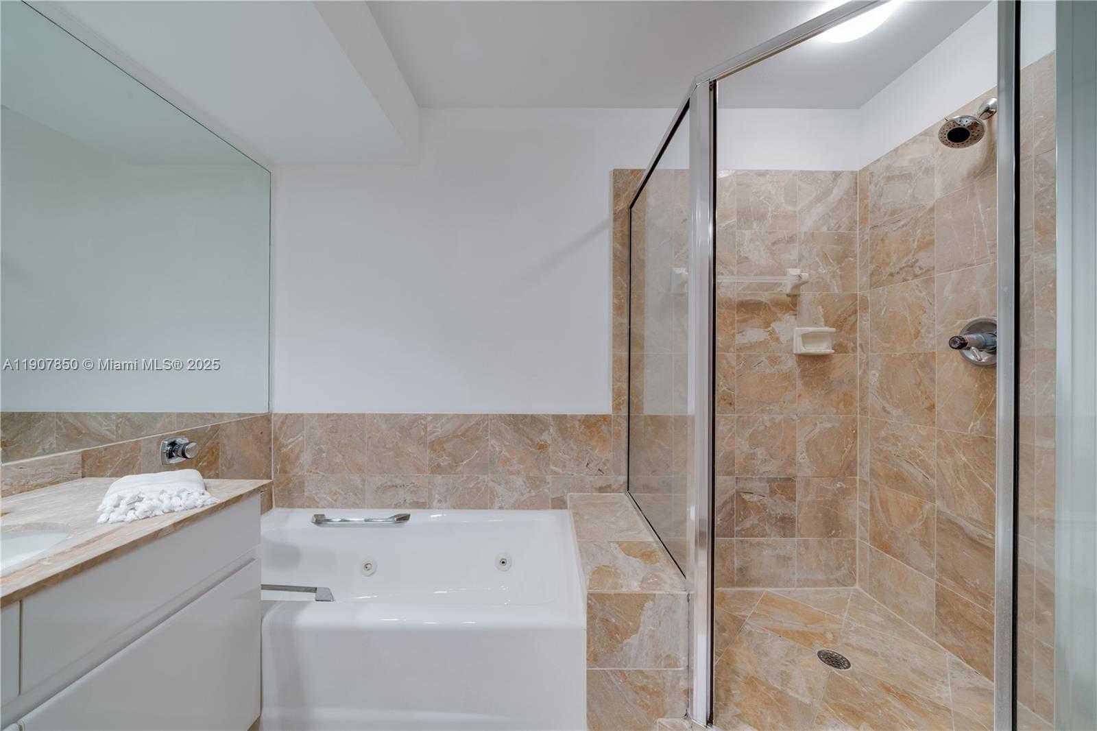 Small Image of 888 BRICKELL KEY DR #2610, Miami Number 14