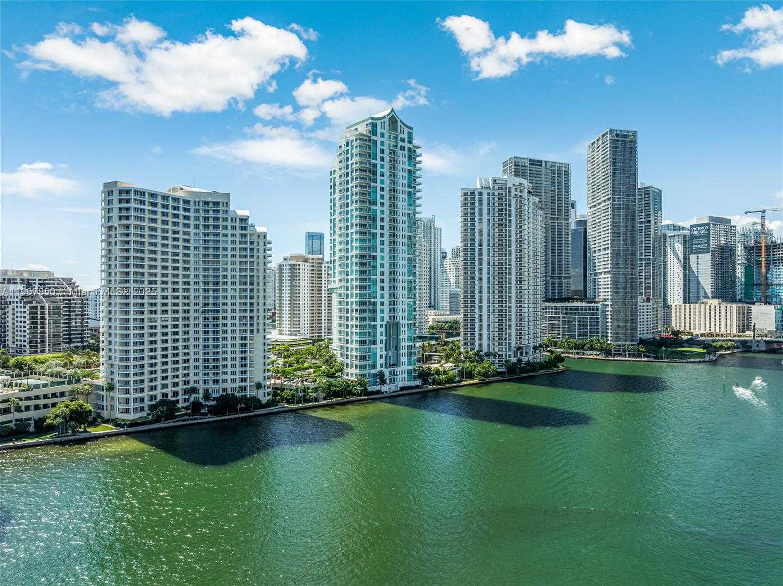Small Image of 888 BRICKELL KEY DR #2610, Miami Number 29