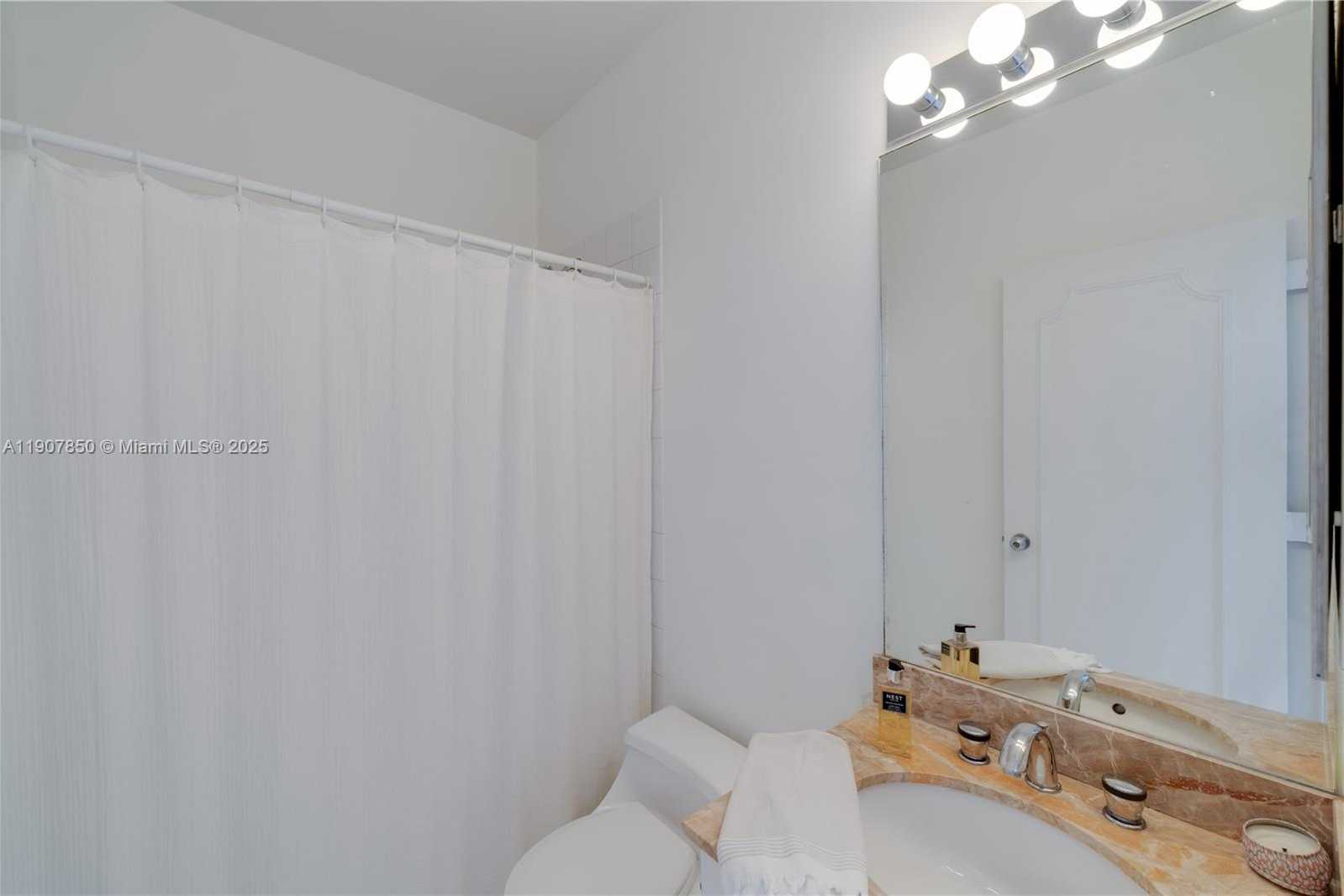 Small Image of 888 BRICKELL KEY DR #2610, Miami Number 36