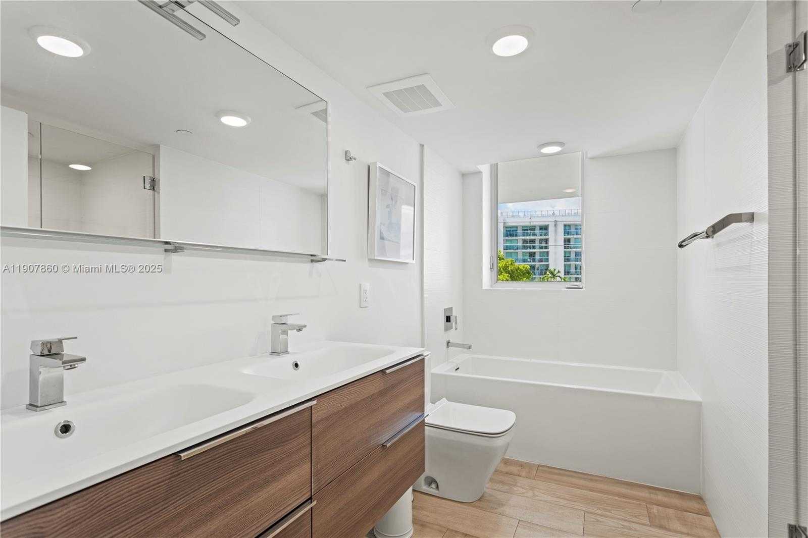 Small Image of 9261 EAST BAY HARBOR DR #407, Bay Harbor Islands Number 14