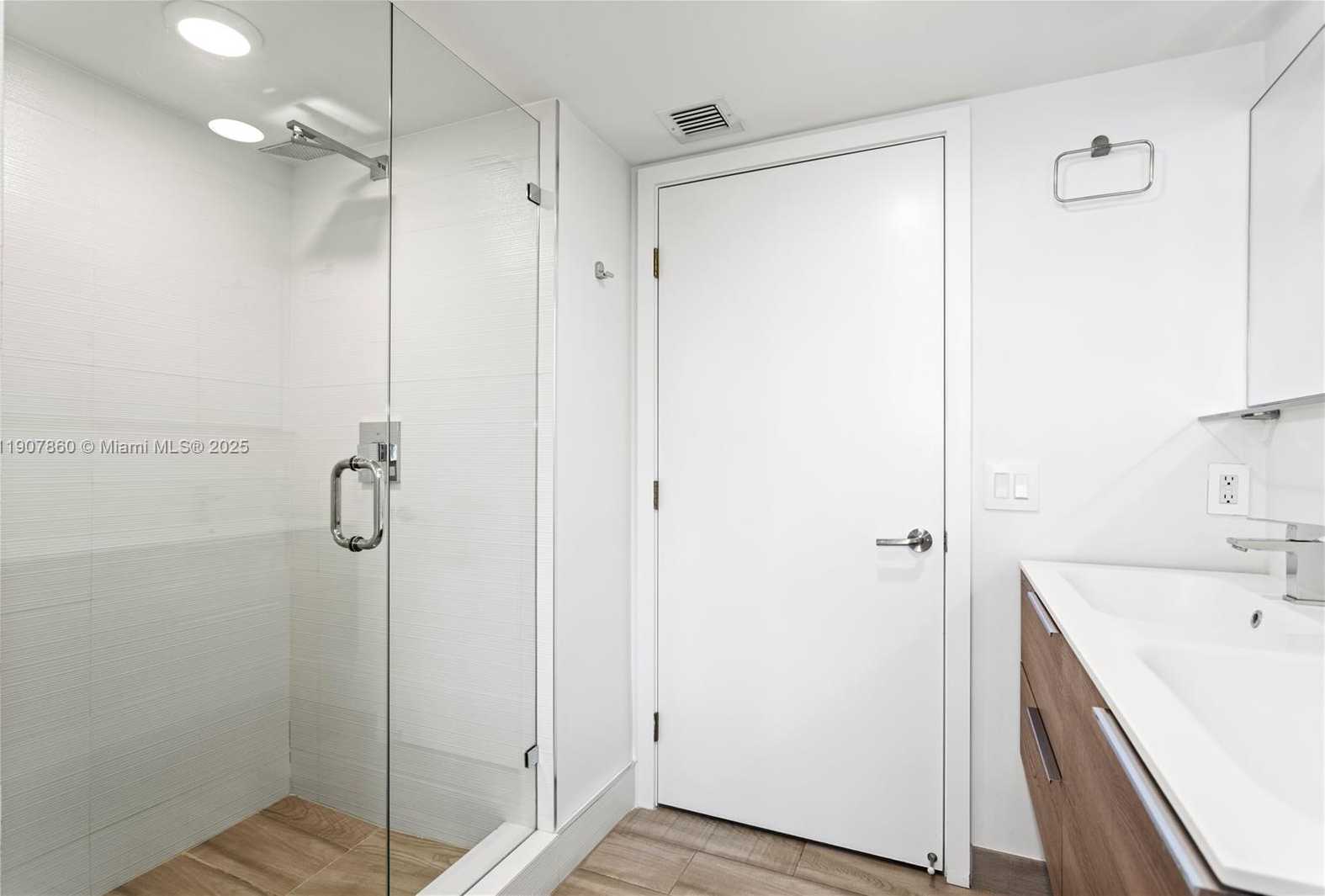 Small Image of 9261 EAST BAY HARBOR DR #407, Bay Harbor Islands Number 15