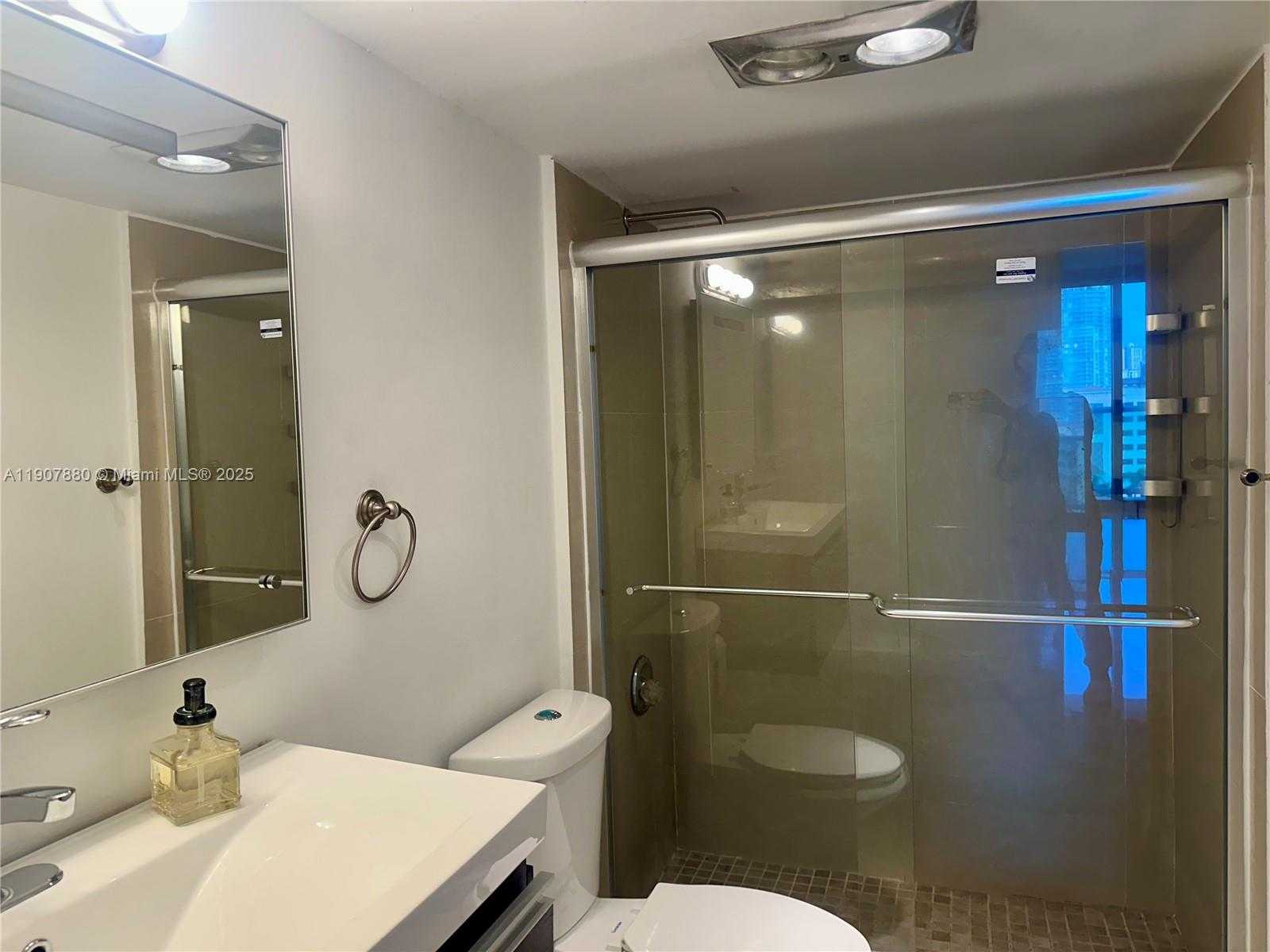 Small Image of 100 BAYVIEW DR #1230, Sunny Isles Beach Number 14