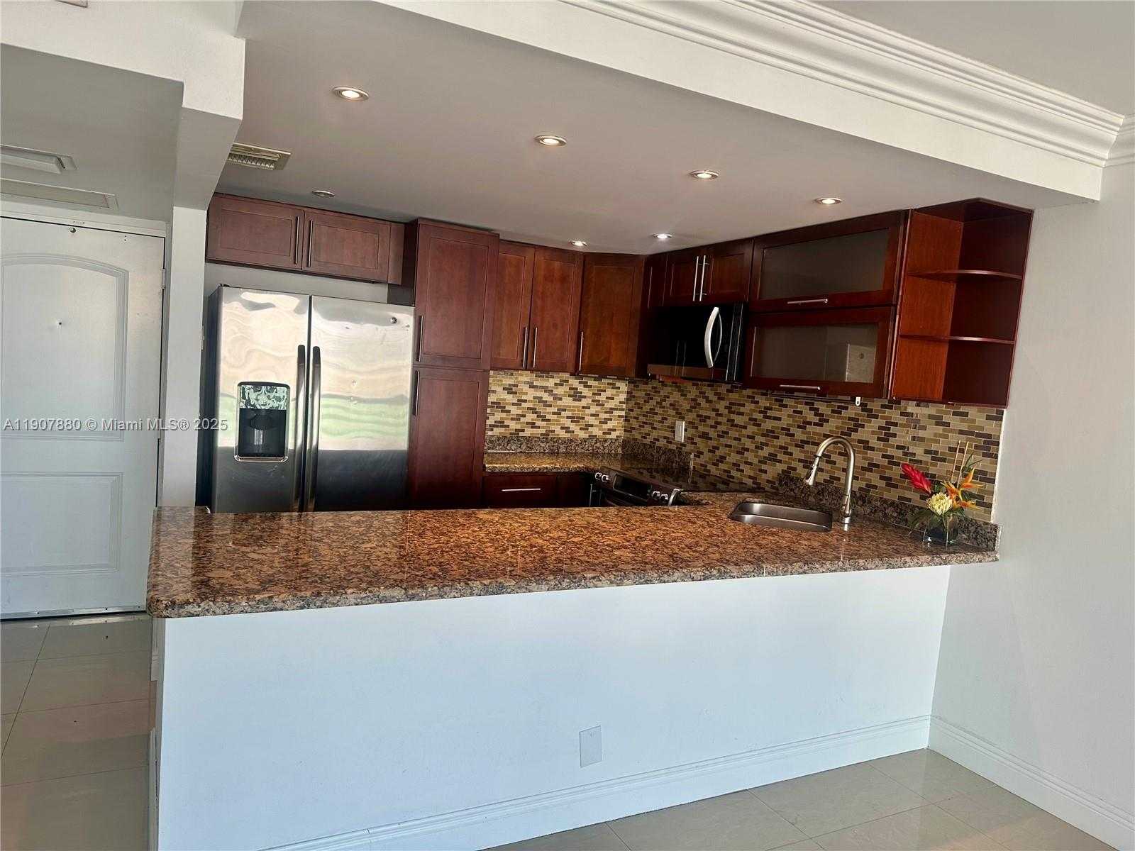 Small Image of 100 BAYVIEW DR #1230, Sunny Isles Beach Number 6