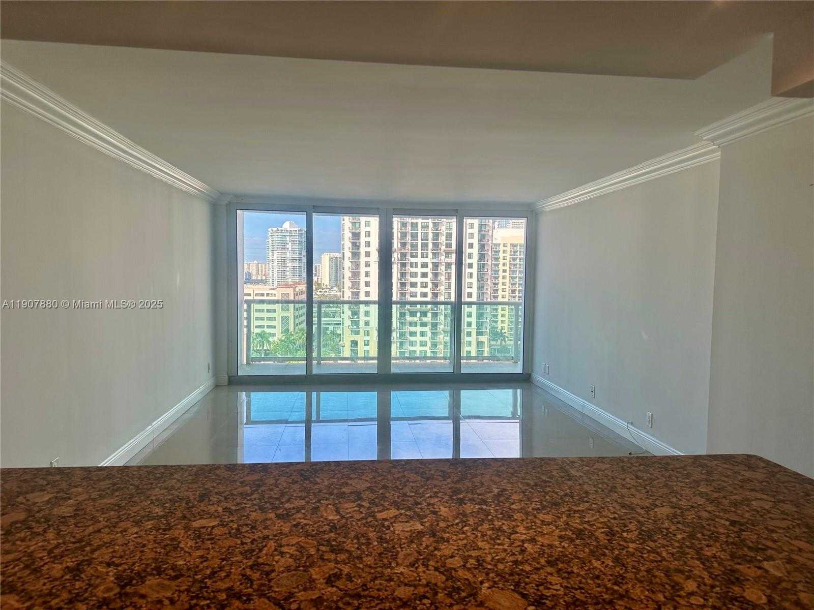 Small Image of 100 BAYVIEW DR #1230, Sunny Isles Beach Number 8