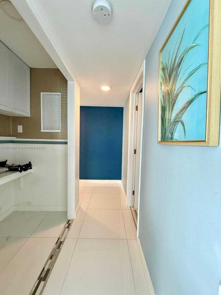 Small Image of 18051 BISCAYNE BLVD #1604, Aventura Number 17