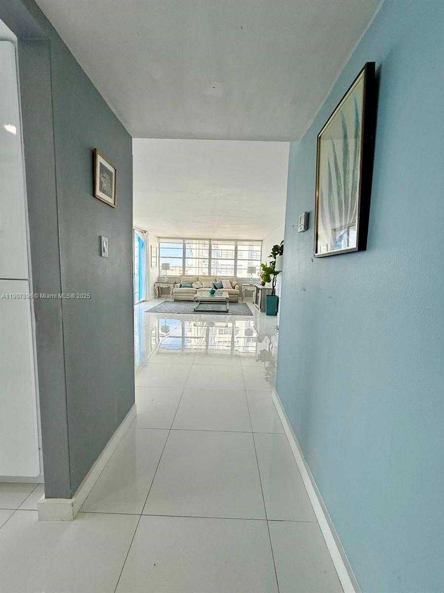 Small Image of 18051 BISCAYNE BLVD #1604, Aventura Number 4