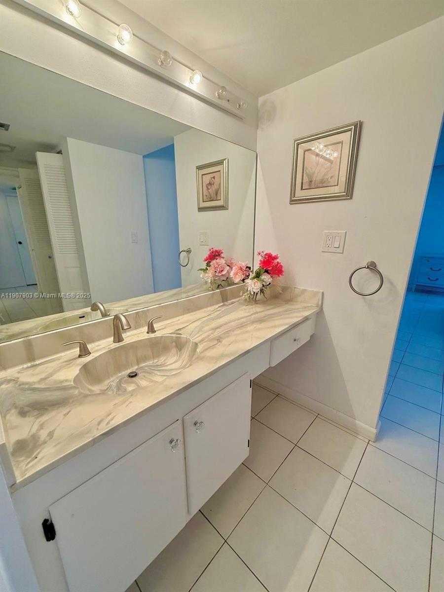 Small Image of 20301 WEST COUNTRY CLUB DR #1421, Aventura Number 17