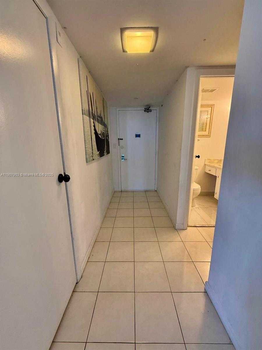 Small Image of 20301 WEST COUNTRY CLUB DR #1421, Aventura Number 19
