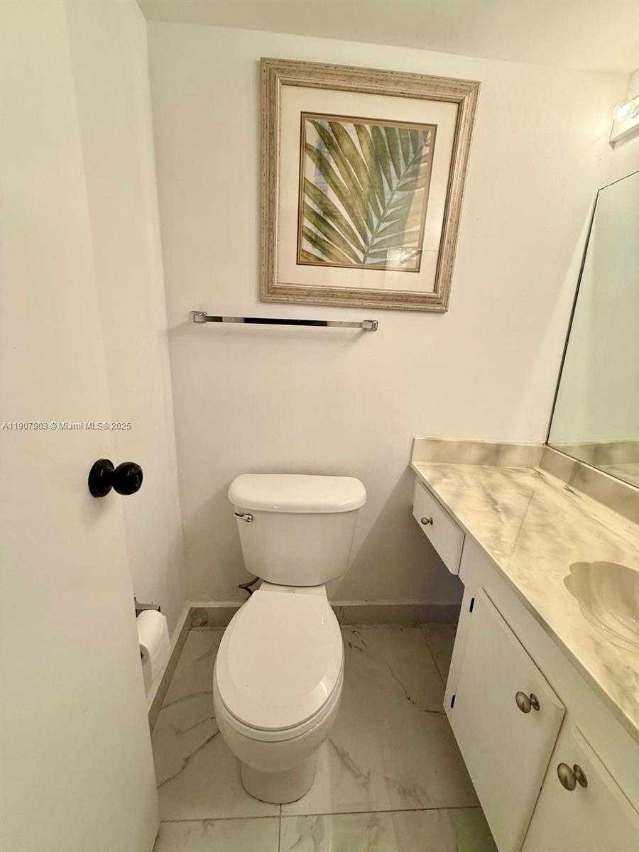 Small Image of 20301 WEST COUNTRY CLUB DR #1421, Aventura Number 20