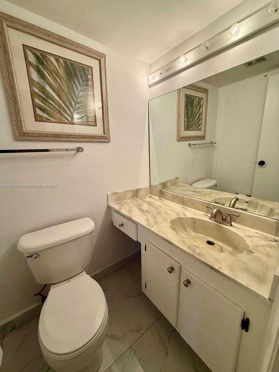 Small Image of 20301 WEST COUNTRY CLUB DR #1421, Aventura Number 21