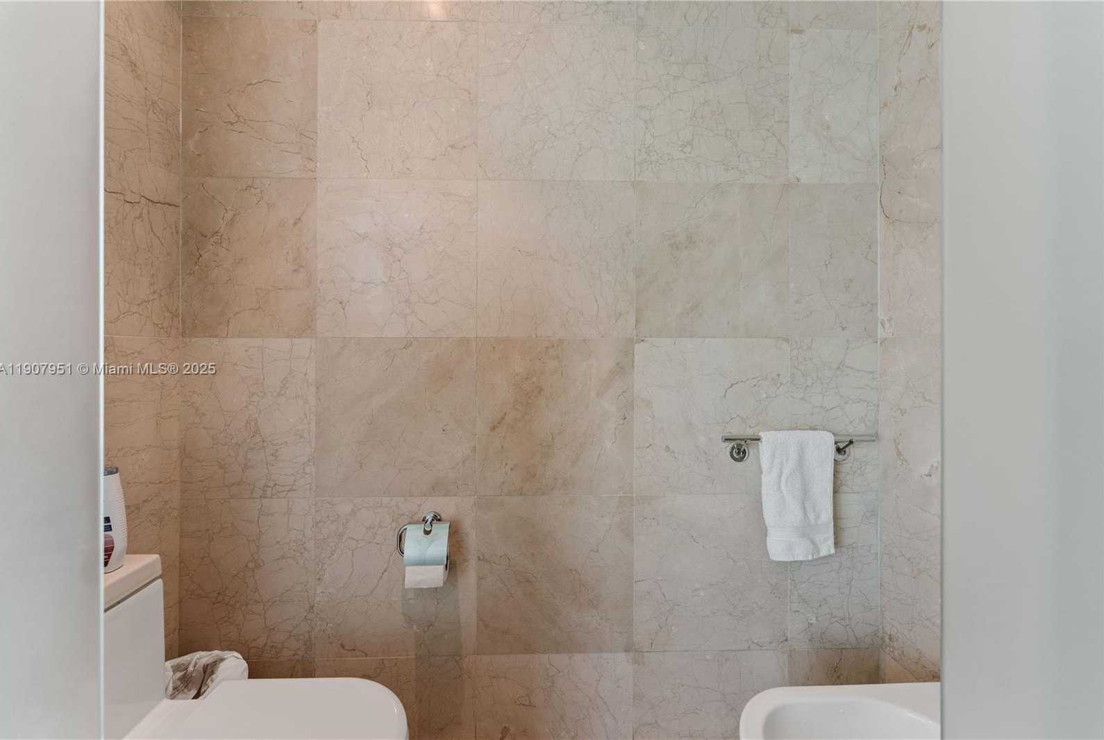 Small Image of 6000 INDIAN CREEK DR #PH 2501, Miami Beach Number 10