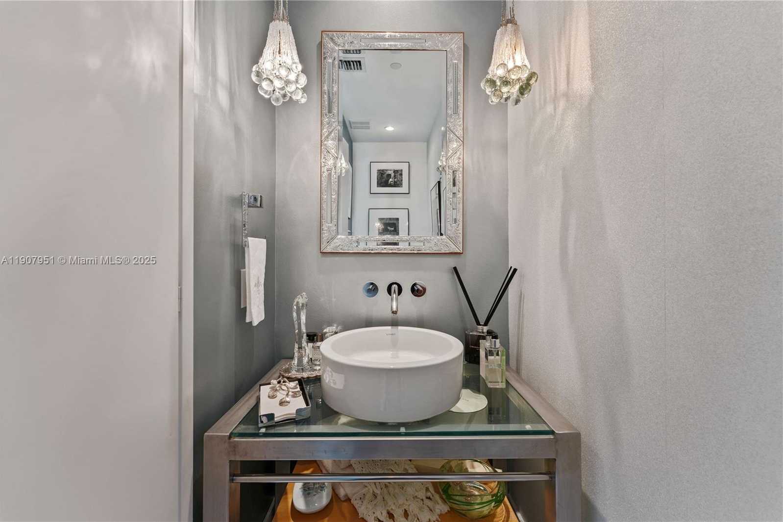 Small Image of 6000 INDIAN CREEK DR #PH 2501, Miami Beach Number 25