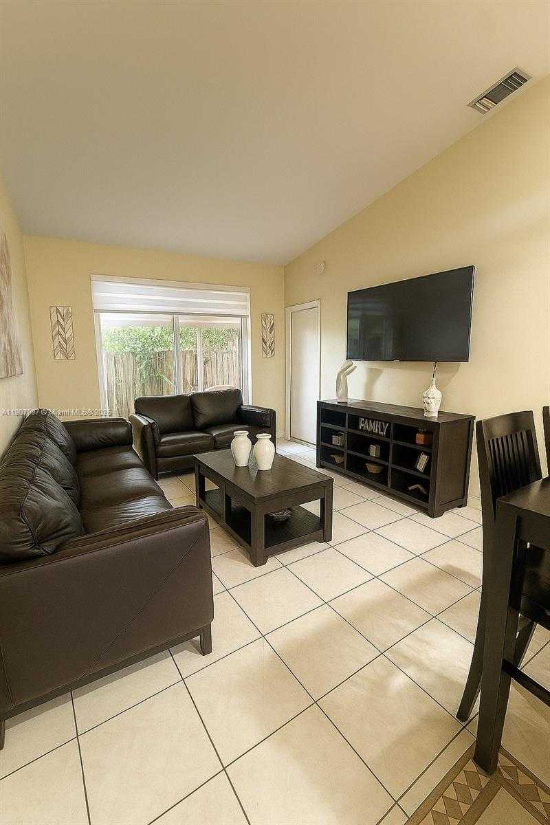 Small Image of 6700 NORTH WEST 190TH ST, Hialeah Number 10