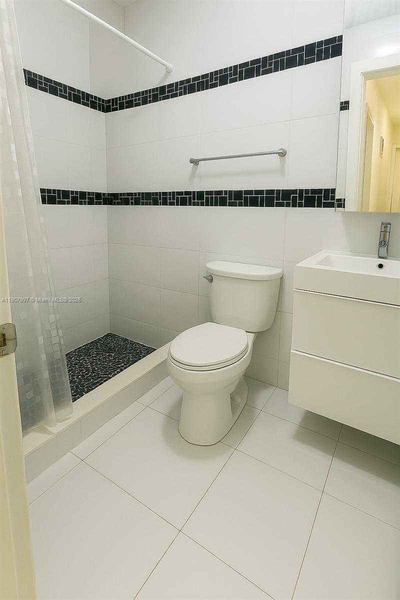 Small Image of 6700 NORTH WEST 190TH ST, Hialeah Number 16