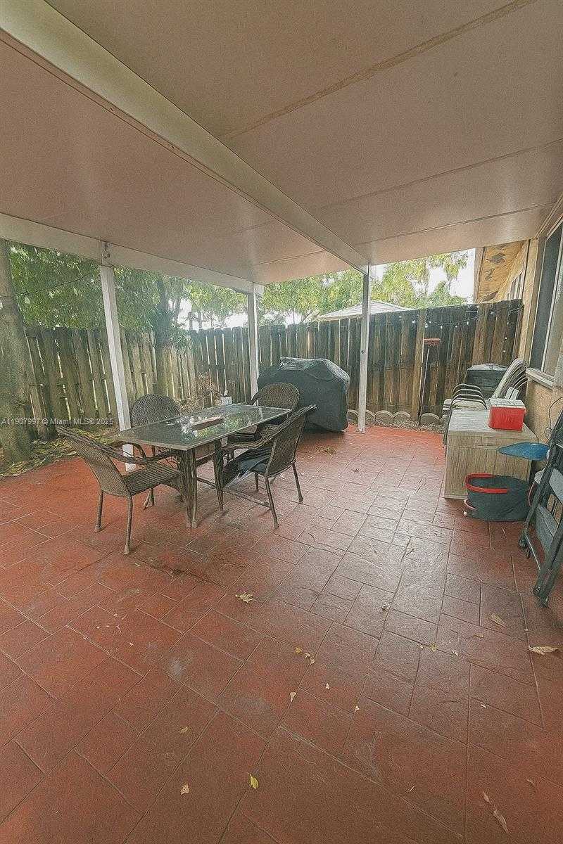 Small Image of 6700 NORTH WEST 190TH ST, Hialeah Number 19