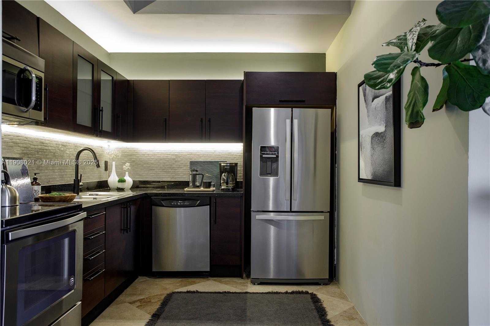 Small Image of 3250 GRAND AVE #306, Miami Number 17