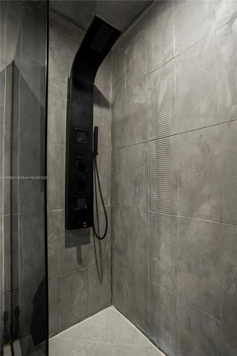 Small Image of 3250 GRAND AVE #306, Miami Number 24