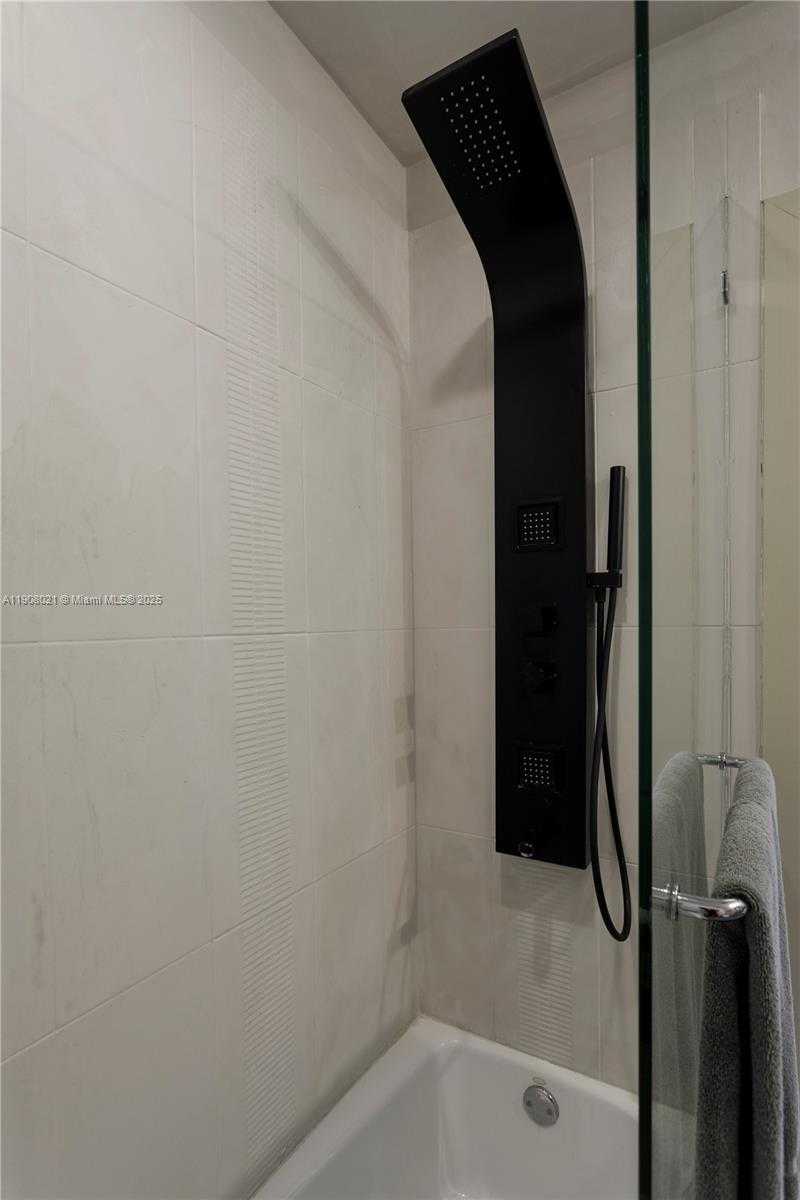 Small Image of 3250 GRAND AVE #306, Miami Number 35