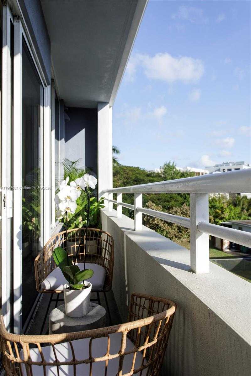 Small Image of 3250 GRAND AVE #306, Miami Number 41