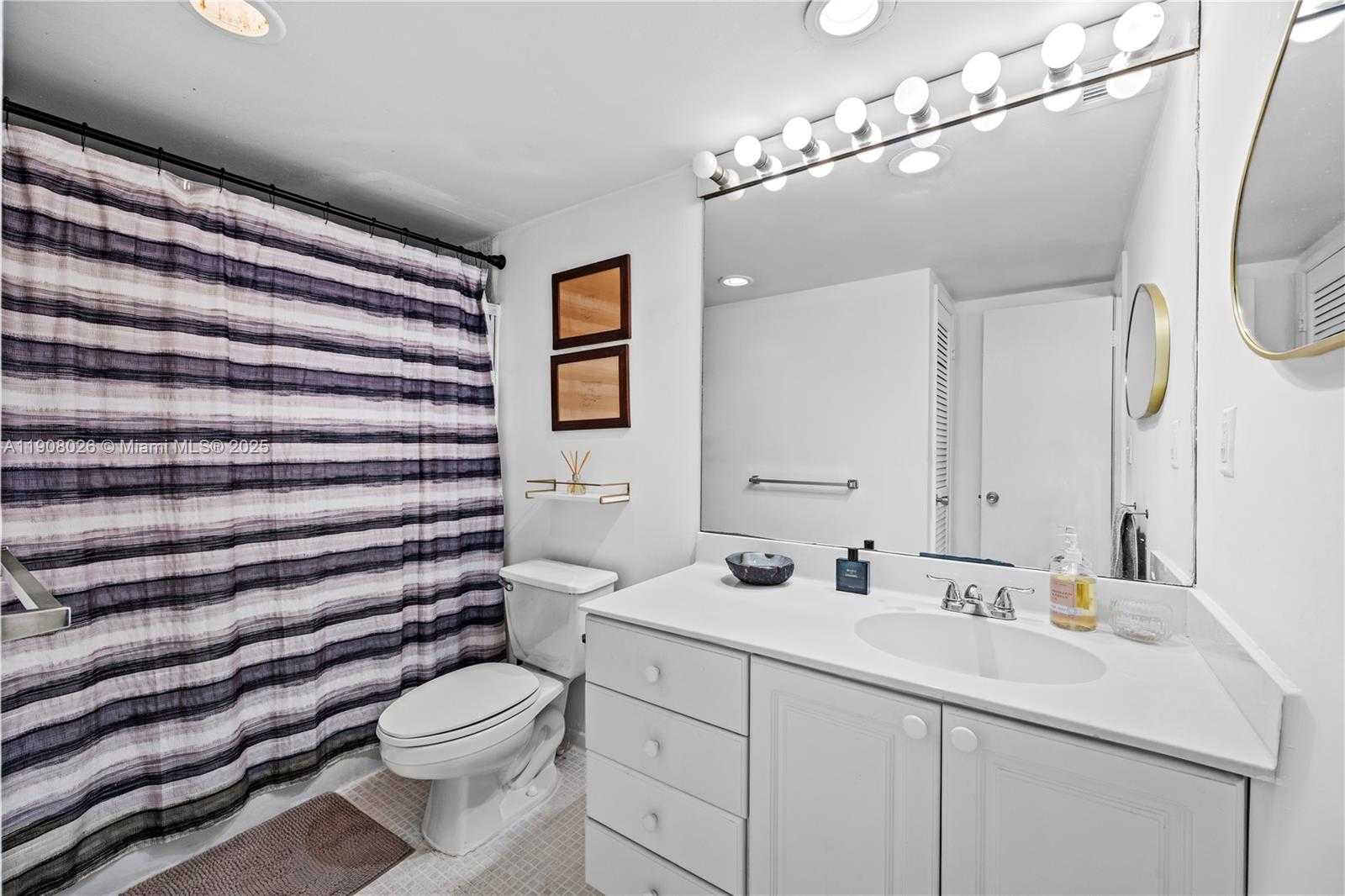 Small Image of 19380 COLLINS AVE #1017, Sunny Isles Beach Number 12