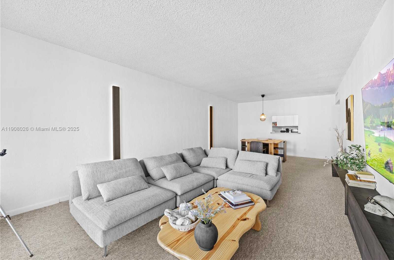 Small Image of 19380 COLLINS AVE #1017, Sunny Isles Beach Number 4