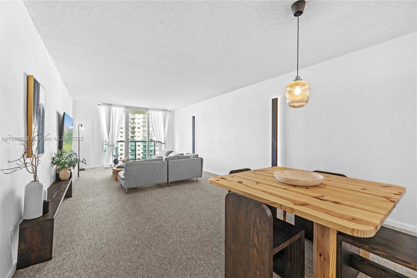 Small Image of 19380 COLLINS AVE #1017, Sunny Isles Beach Number 5