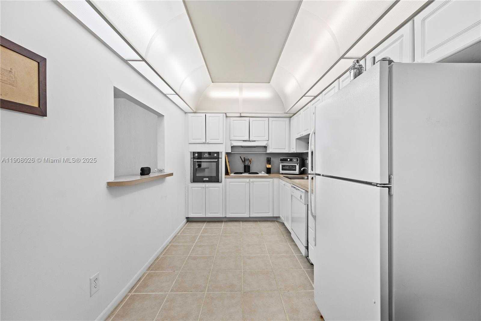 Small Image of 19380 COLLINS AVE #1017, Sunny Isles Beach Number 9