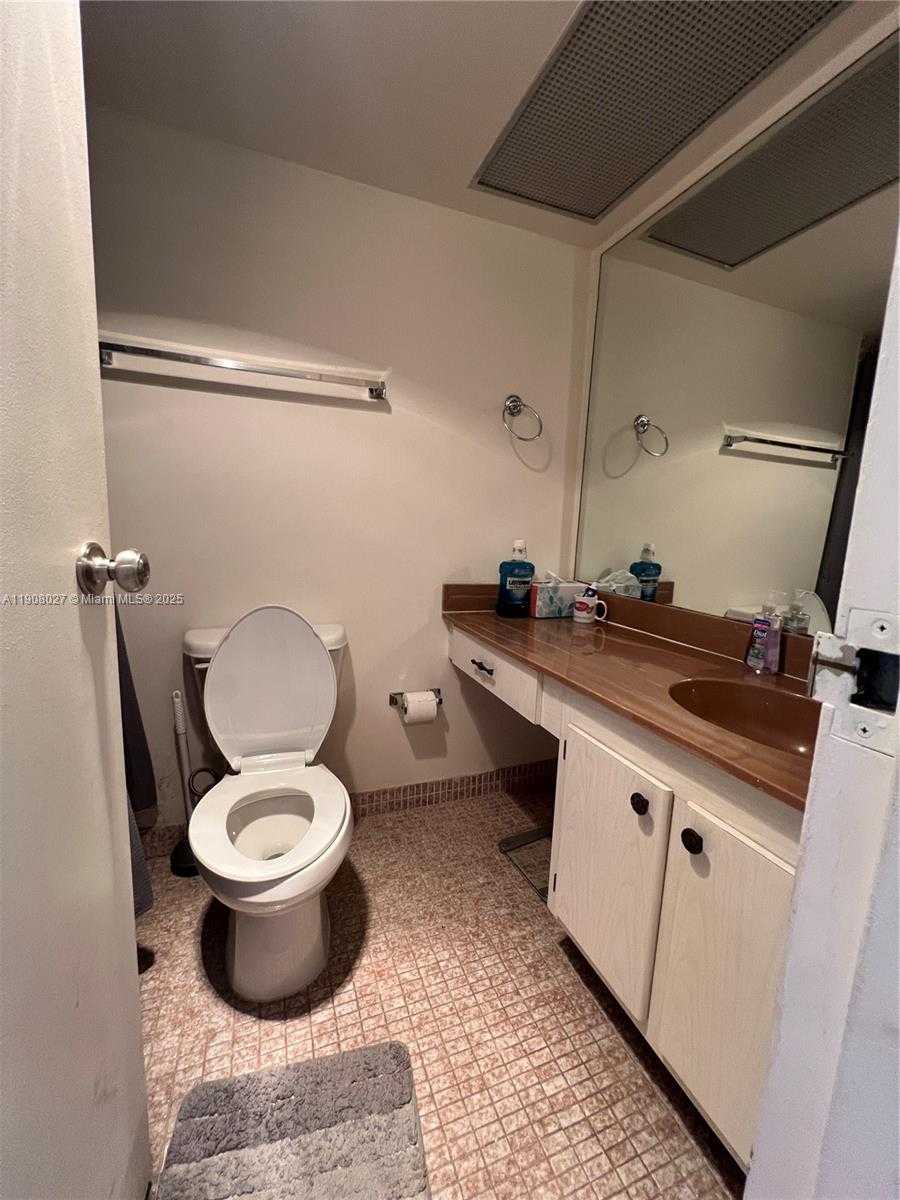 Small Image of 231 174TH ST #2202, Sunny Isles Beach Number 15