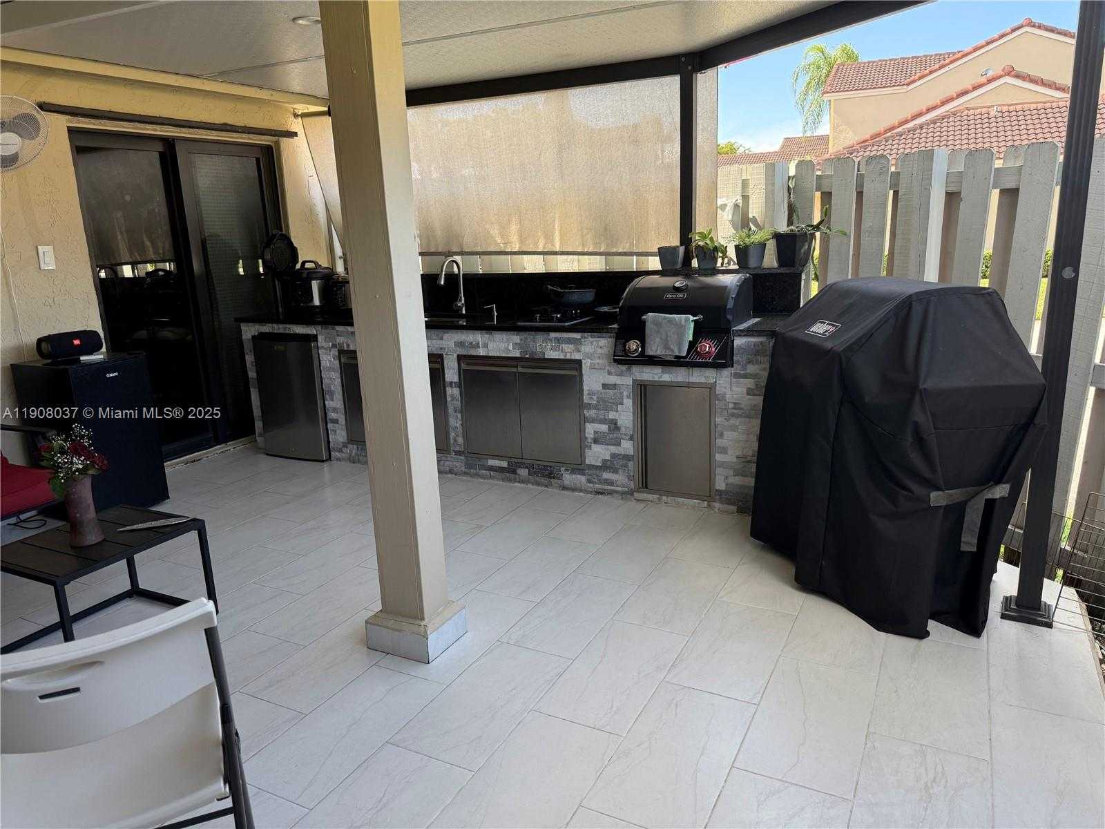 Small Image of 6377 NORTH WEST 170TH LN, Hialeah Number 14