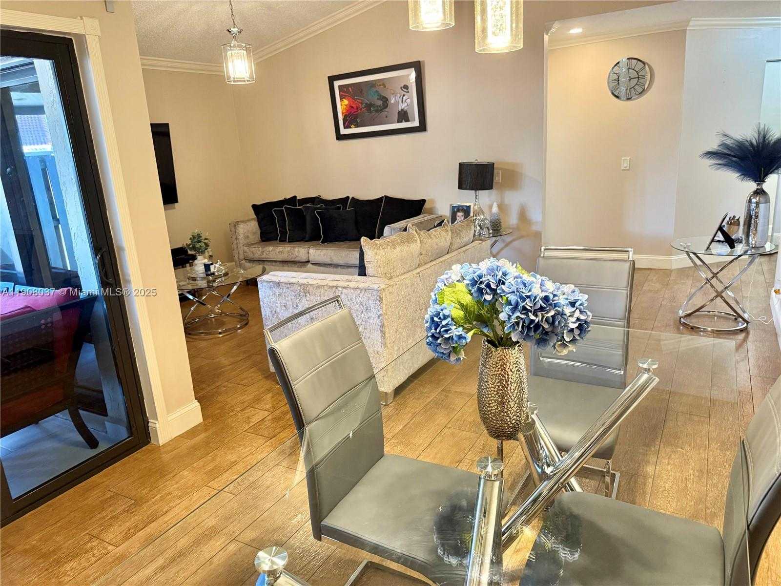 Small Image of 6377 NORTH WEST 170TH LN, Hialeah Number 16