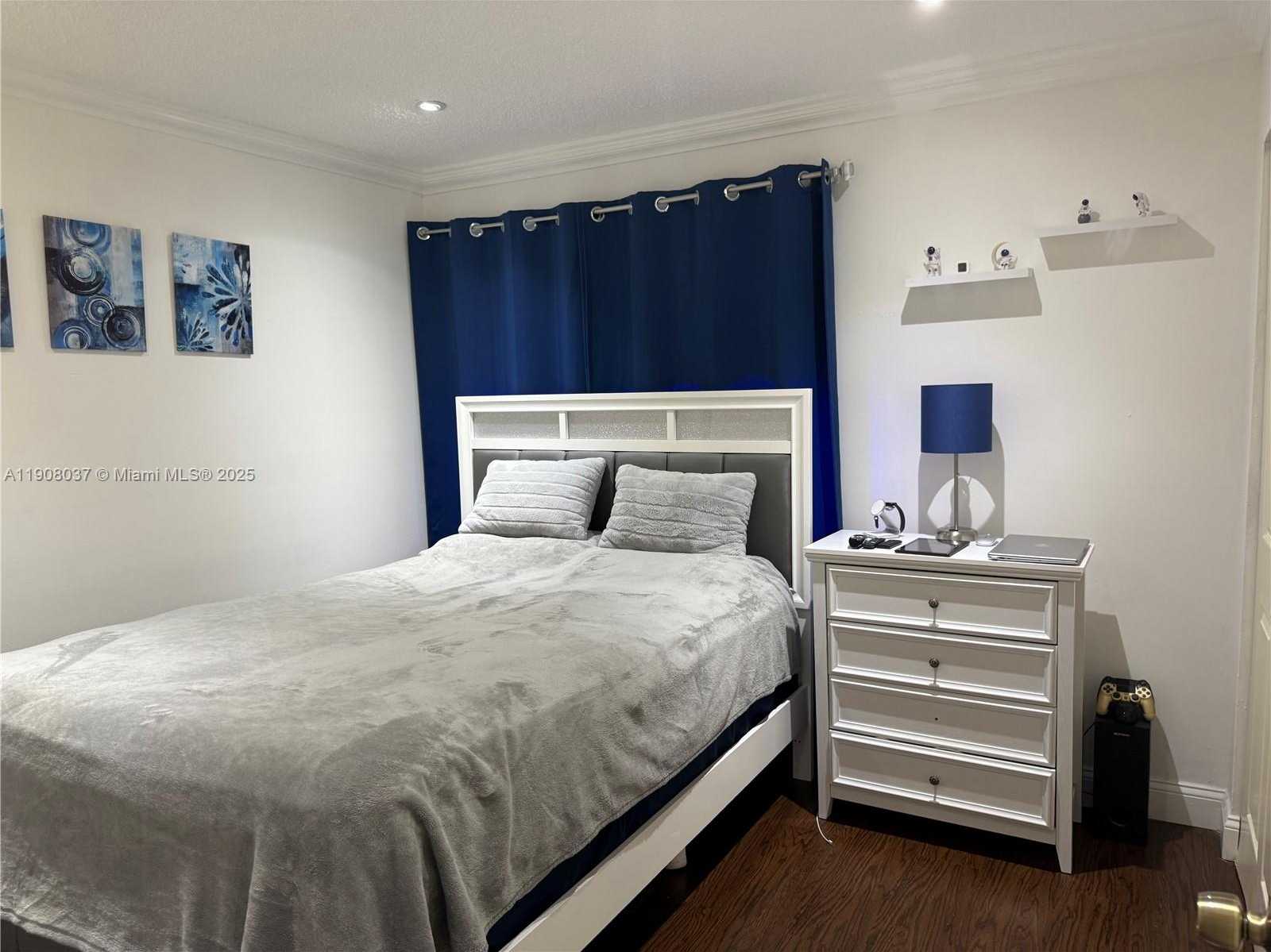 Small Image of 6377 NORTH WEST 170TH LN, Hialeah Number 19