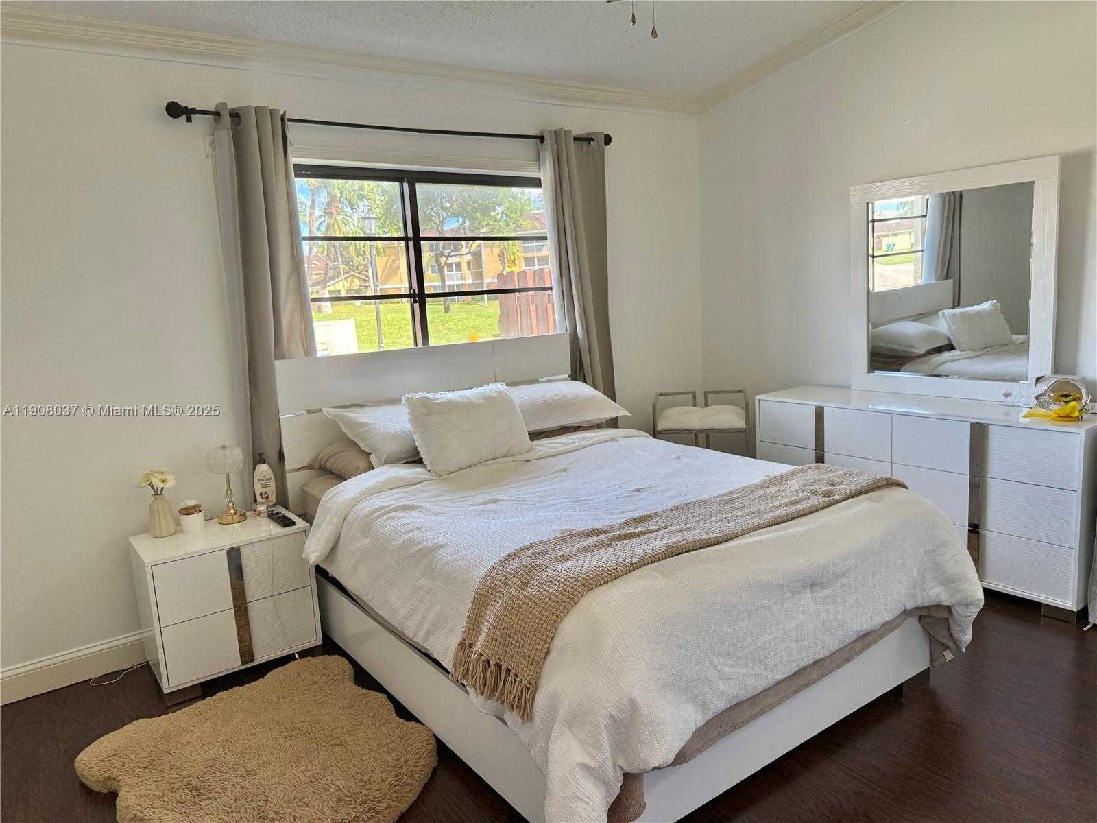 Small Image of 6377 NORTH WEST 170TH LN, Hialeah Number 22