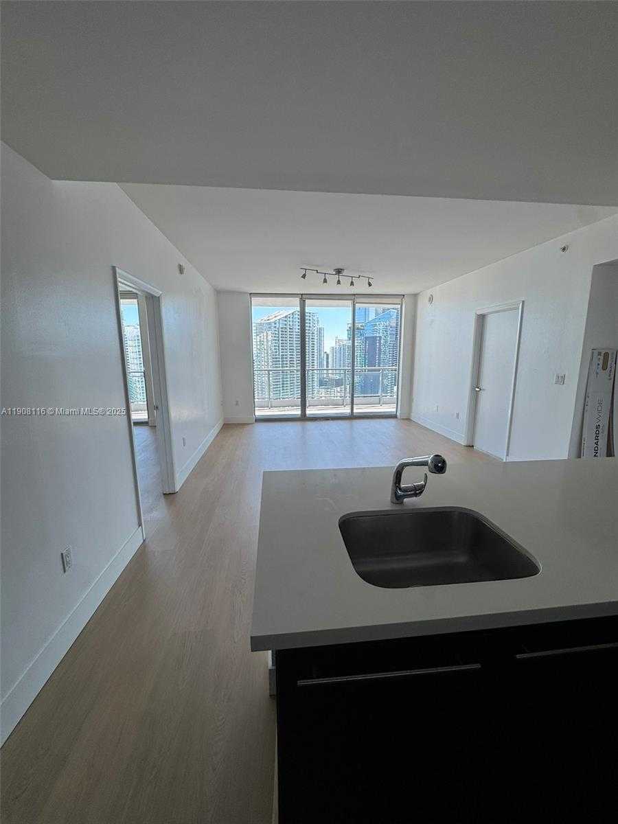 Small Image of 90 SOUTH WEST 3RD ST #3901, Miami Number 5