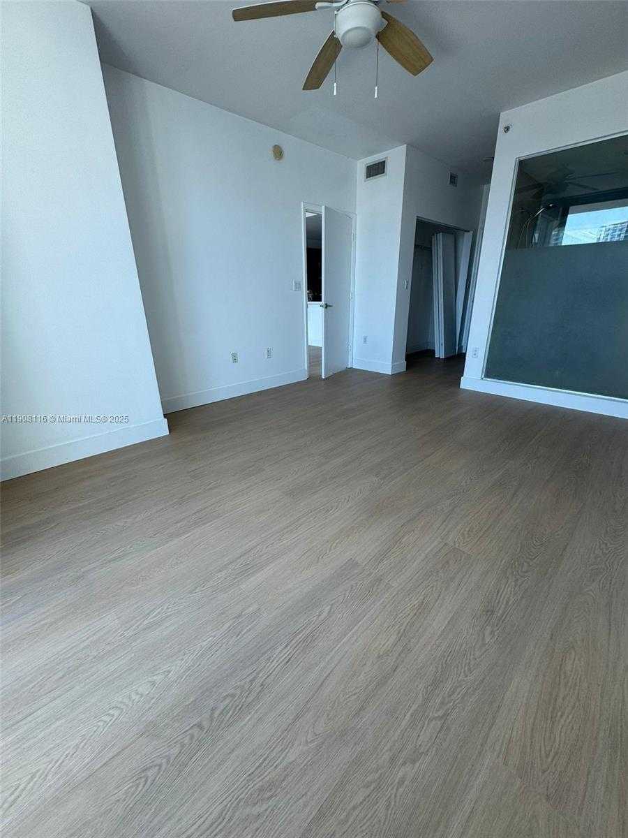 Small Image of 90 SOUTH WEST 3RD ST #3901, Miami Number 7