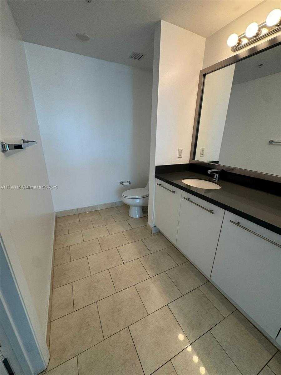 Small Image of 90 SOUTH WEST 3RD ST #3901, Miami Number 8