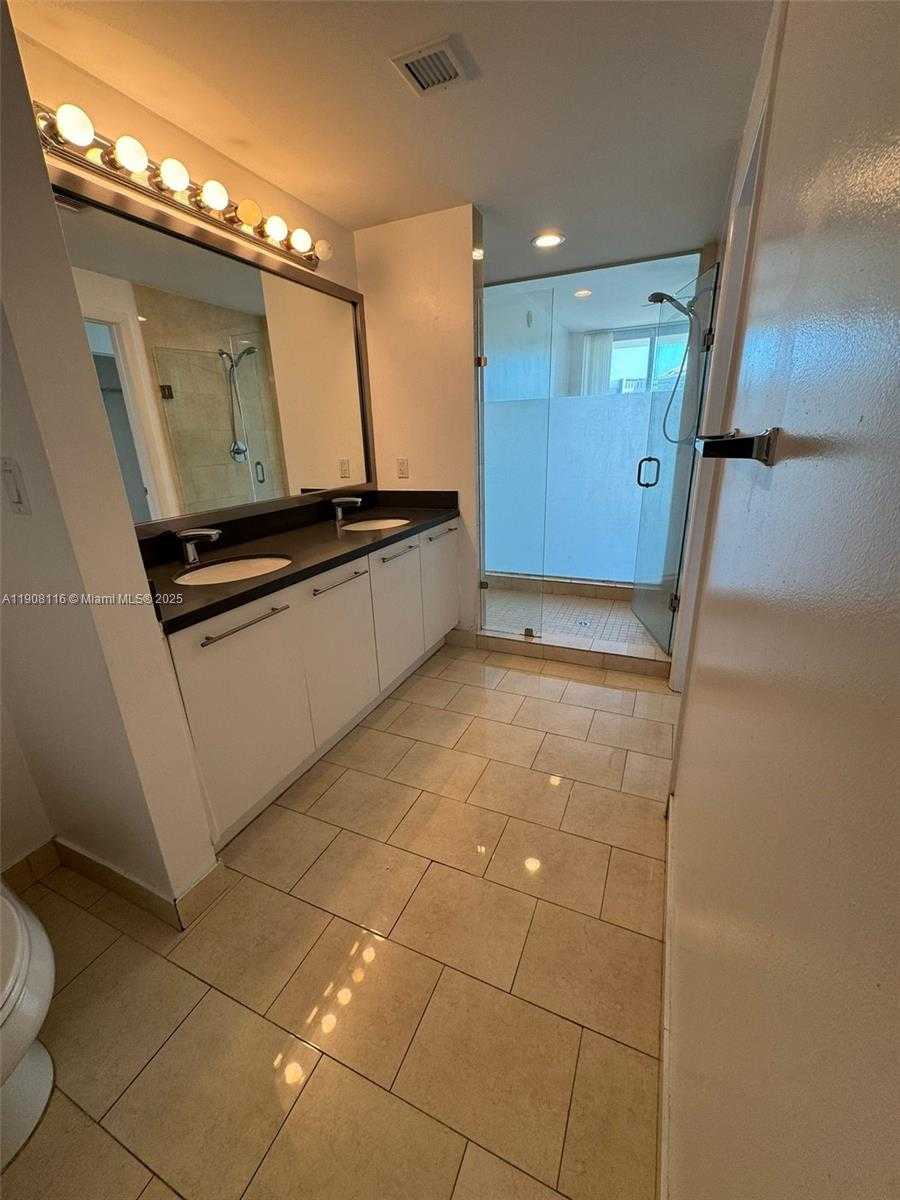 Small Image of 90 SOUTH WEST 3RD ST #3901, Miami Number 9