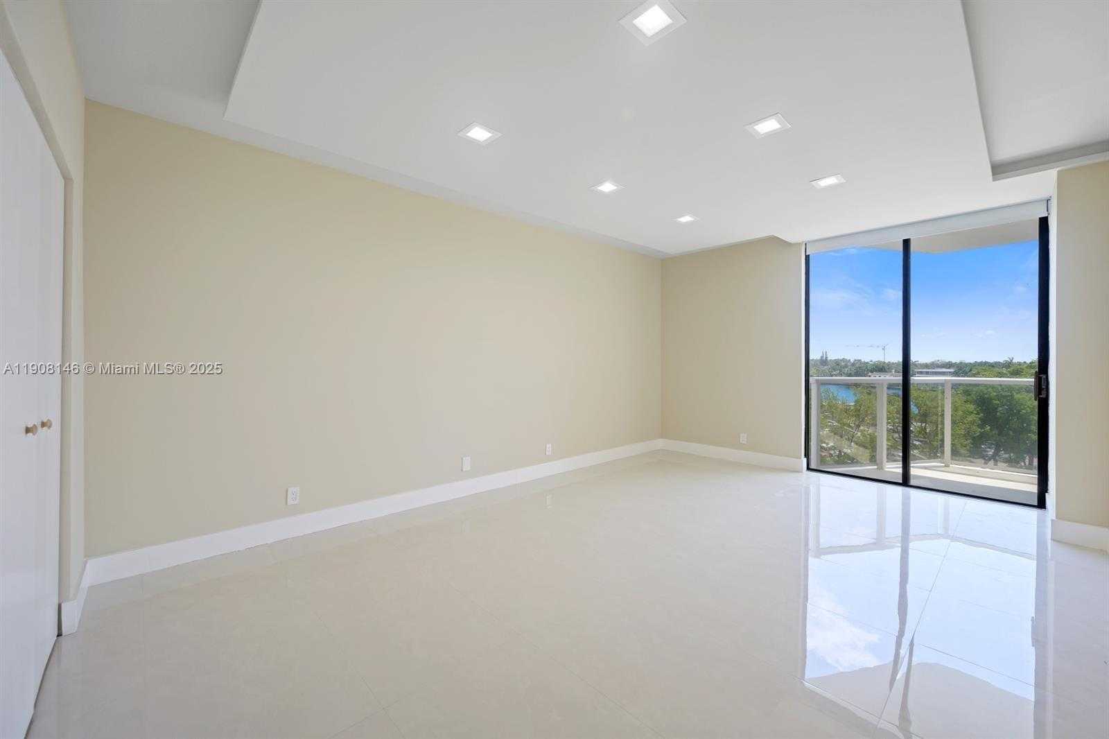 Small Image of 20281 EAST COUNTRY CLUB DR #304, Aventura Number 10