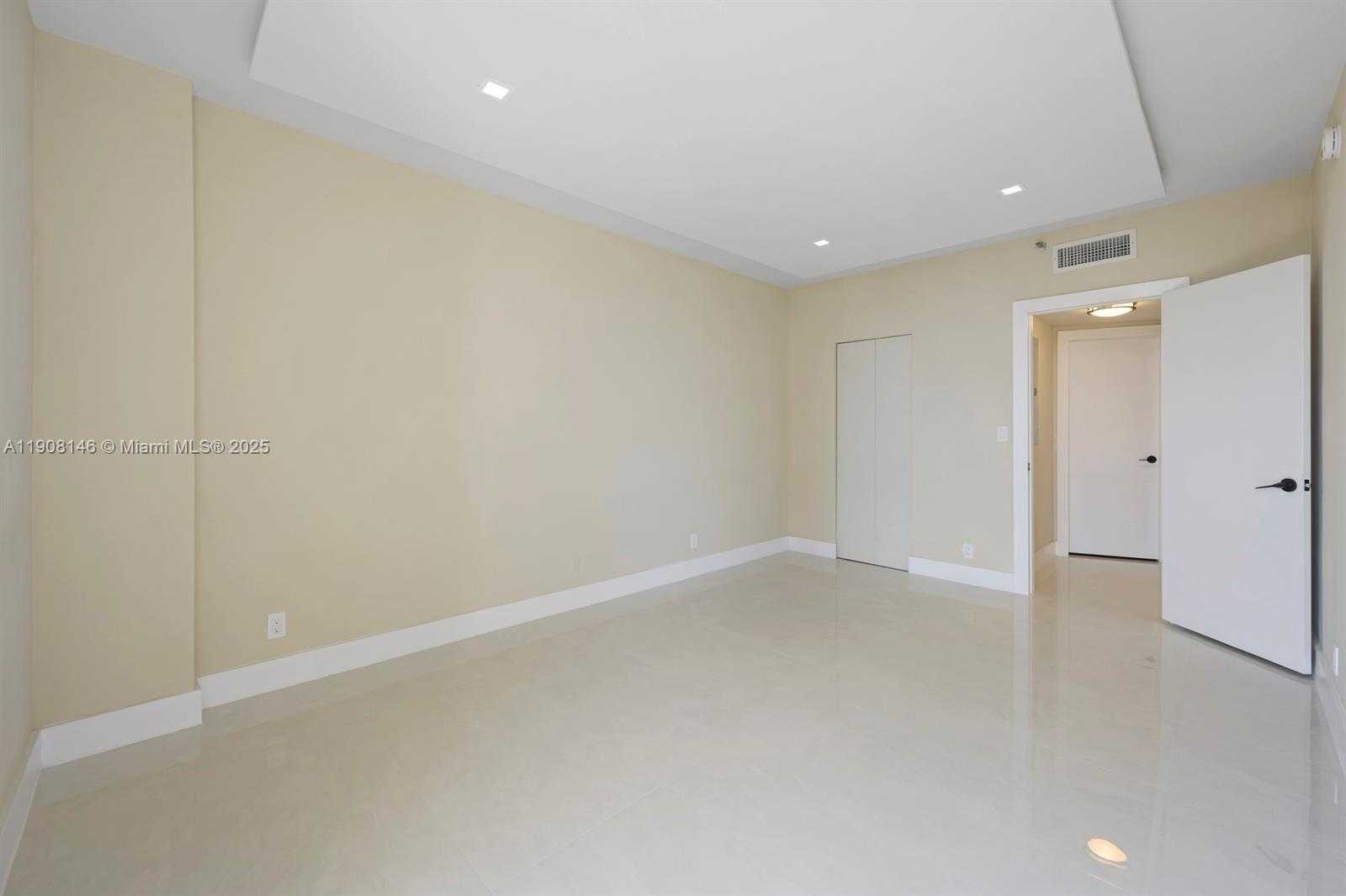 Small Image of 20281 EAST COUNTRY CLUB DR #304, Aventura Number 18