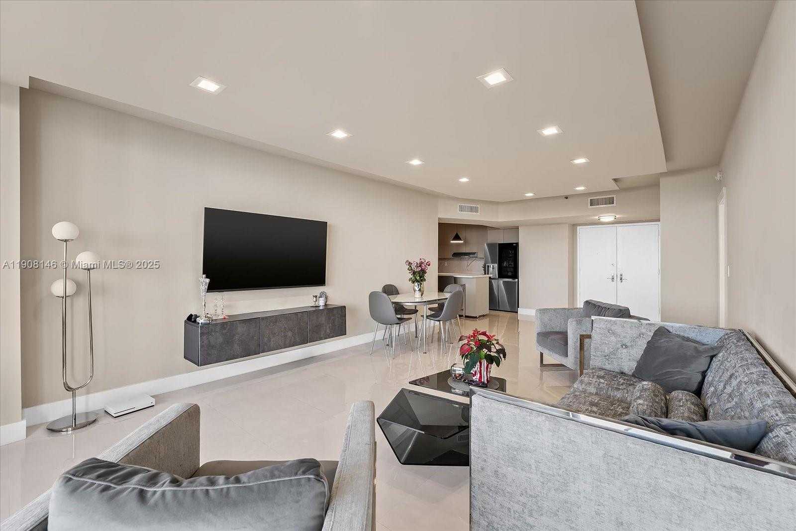 Small Image of 20281 EAST COUNTRY CLUB DR #304, Aventura Number 2